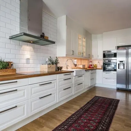 Large And Modern In Langesund With A Lovely Patio * Bamble